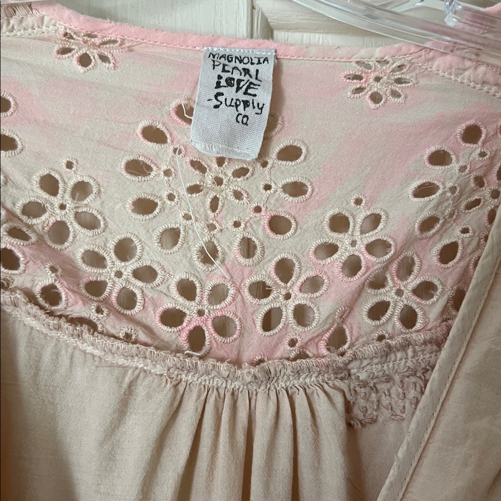 Magnolia Pearl top one size fits most - Picture 2 of 6